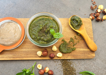 Haselnuss Brenneselsamen Pesto